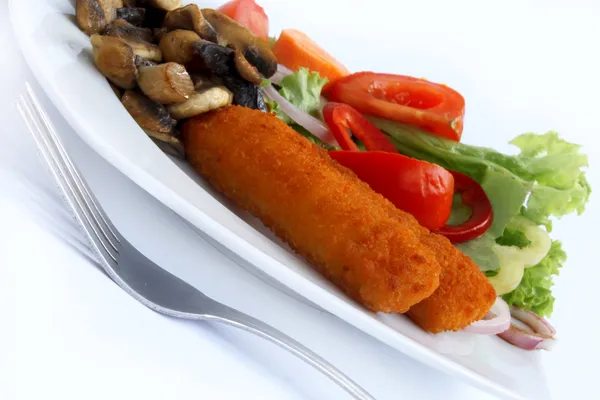 Fish fingers and salad — Stock Photo, Image