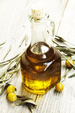 Zeytin yağı şişesi