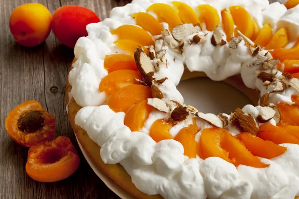 Apricot Tart with Whipped Cream and Flaked Almonds — Stock Photo, Image