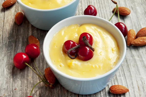 Vanilyalı puding — Stok fotoğraf