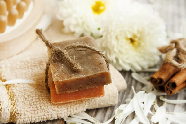Spa setting witn natural soap — Stock Photo, Image