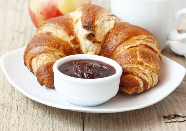 Kahvaltı croissants ile Fransız