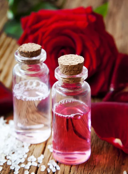 Bouteilles d'essence de rose — Photo