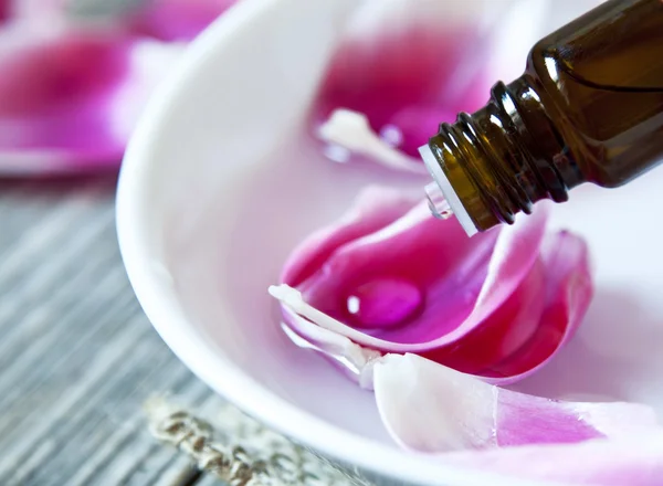 Aromaterapie esenciální olej — Stock fotografie