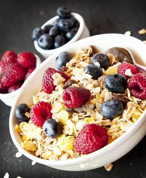 Muesli with Berries for Breakfast — Stock Photo, Image