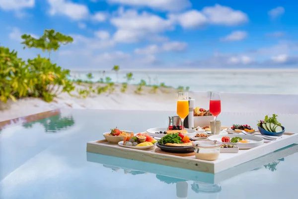 Breakfast Swimming Pool Floating Breakfast Luxurious Tropical Resort Table Relaxing — ストック写真