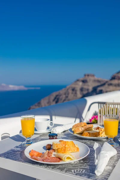 Hora Del Desayuno Santorini Hotel Ambiente Lujo Con Tortilla Fresca — Foto de Stock