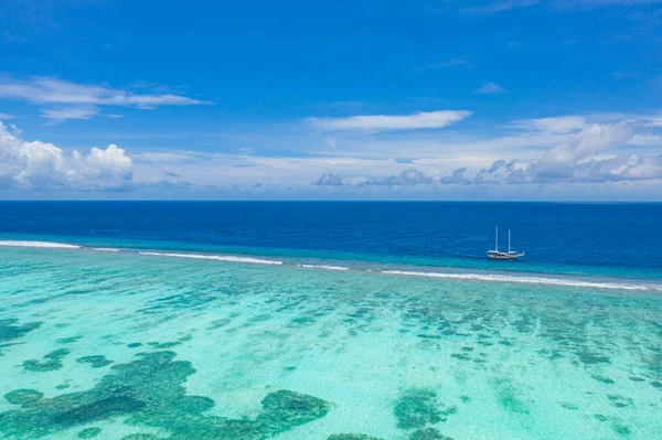 Maldív Szigeteki Paradicsomi Táj Trópusi Antenna Táj Tengerpart Hosszú Mólóval — Stock Fotó