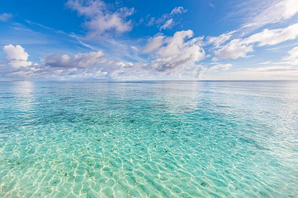 Zomer Zeegezicht Prachtige Golven Blauw Zeewater Zonnige Dag Bovenaanzicht Van — Stockfoto