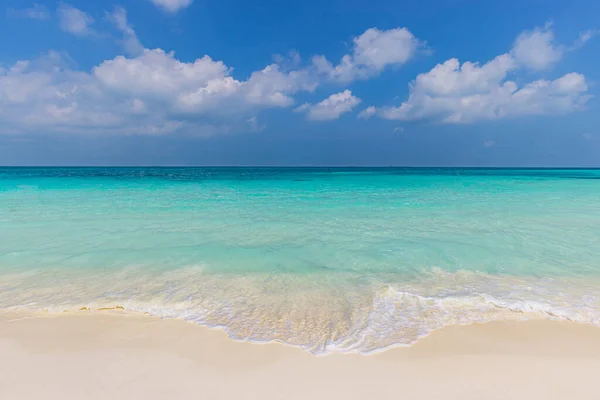 Mooi Tropisch Strand Met Blauwe Lucht — Stockfoto