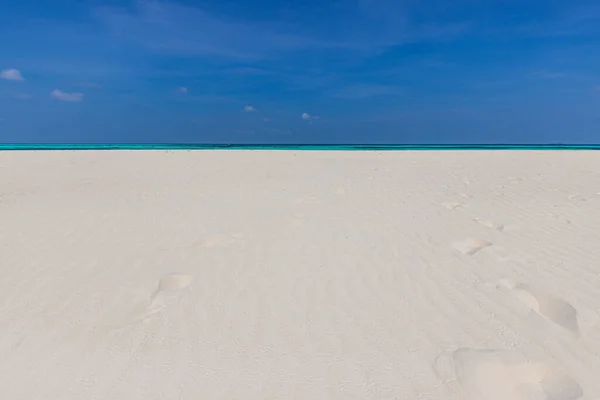 Bela Praia Tropical Com Areia Branca Céu Azul — Fotografia de Stock