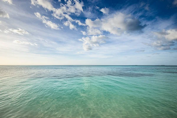 Hermosa Playa Tropical Con Mar Cielo — Foto de Stock