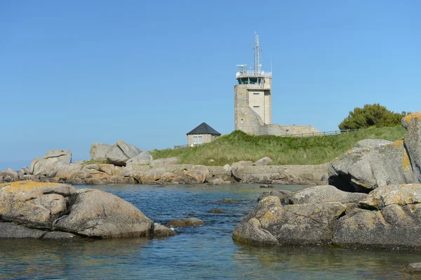 Leuchtturm an der bretonischen Küste, Frankreich — Stockfoto