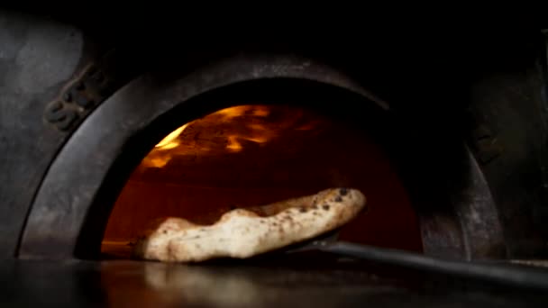 Πίτσα Στο Φούρνο Στο Μαγείρεμα Σχεδόν Έτοιμο Απολαύσετε — Αρχείο Βίντεο
