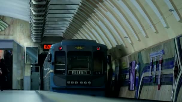 European Metro Run Underground Station — Vídeo de Stock