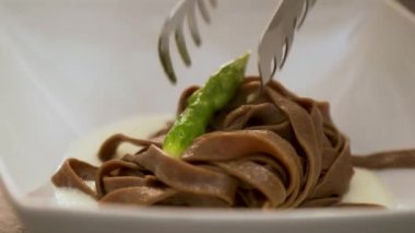 italian homemade noodles with asparagus