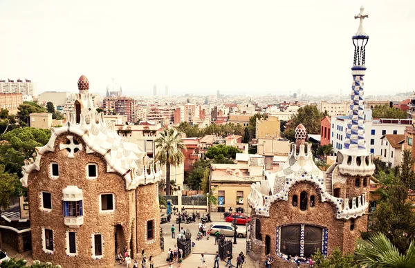 バルセロナのガウディによって設計されたグエル公園 — ストック写真