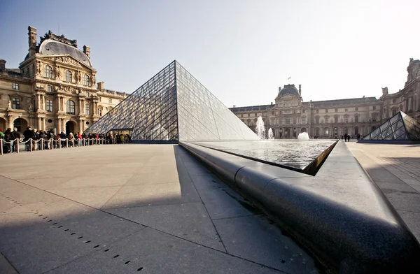 The Louvre Art Museum — Stock Photo, Image