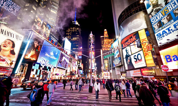 Times Square, con Broadway Theaters en Nueva York — Foto de Stock