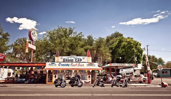 Capuchón de nieve Delgadillo Drive-In — Foto de Stock