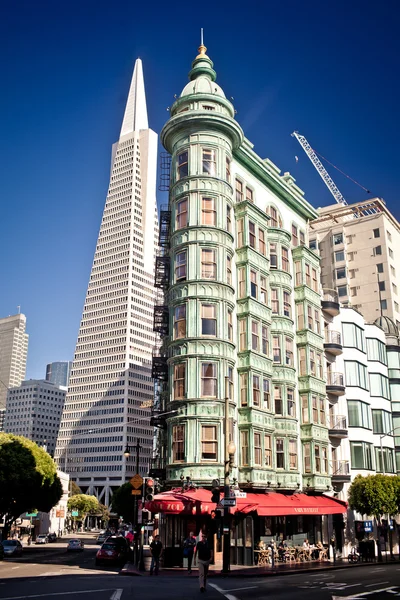 Edifício bancário Transamerica em San Francisco — Fotografia de Stock