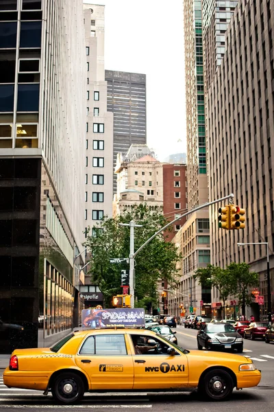 Žlutý taxík v new Yorku — Stock fotografie