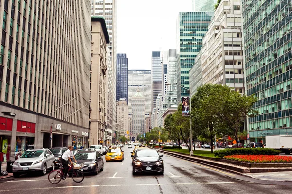 Vida urbana en Park Avenue — Foto de Stock