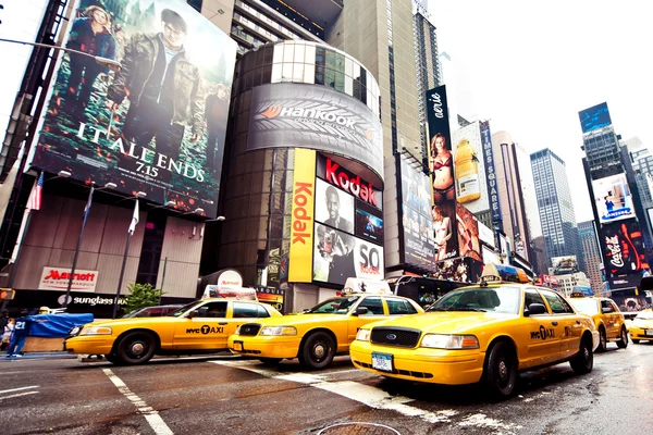 Broadway tiyatroları ile Times Meydanı — Stok fotoğraf