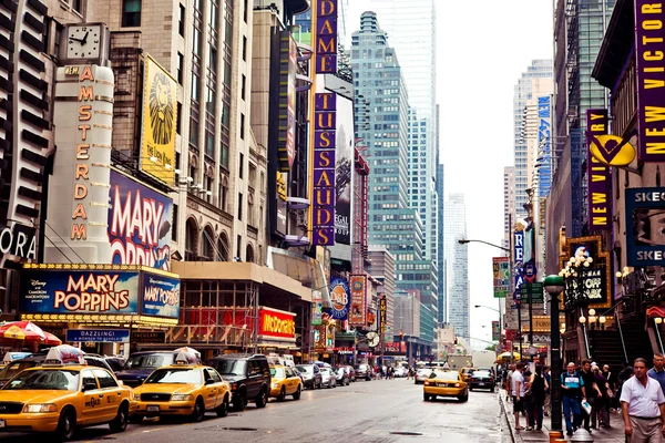 Times Square com teatros da Broadway — Fotografia de Stock