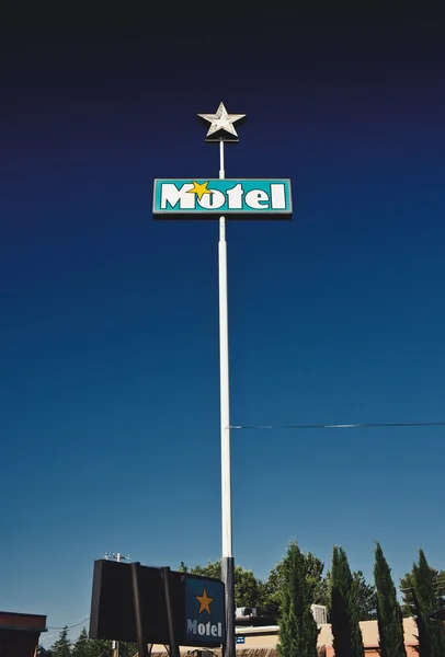Oude motel teken — Stockfoto