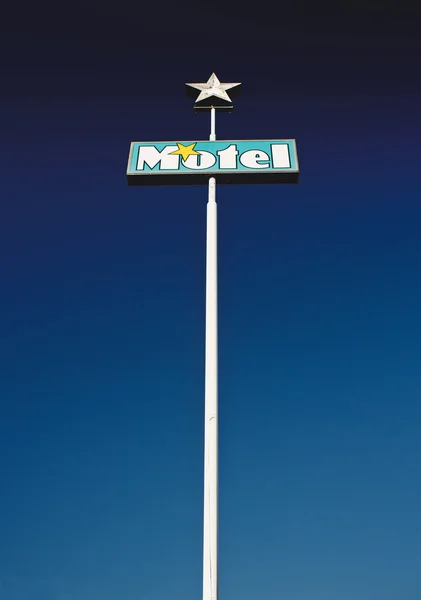 Antiguo cartel del motel — Foto de Stock