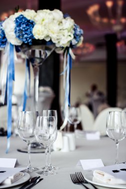 Restoranda boş bardaklar.