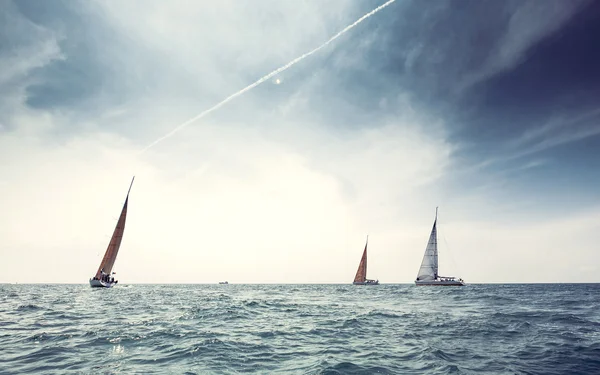 Sailing ship yachts with white sails — Stock Photo, Image