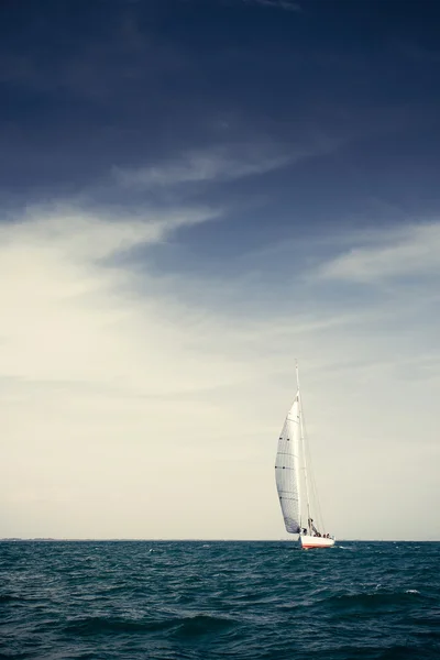 Sailing ship yachts with white sails — Stock Photo, Image