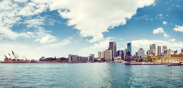 Sydneys hamn med operahuset i sydney — Stockfoto
