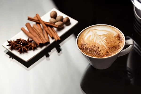 Capuccino with spices — Stock Photo, Image
