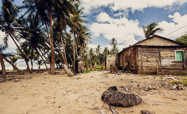 Карибский пляж перед тропическим штормом — стоковое фото