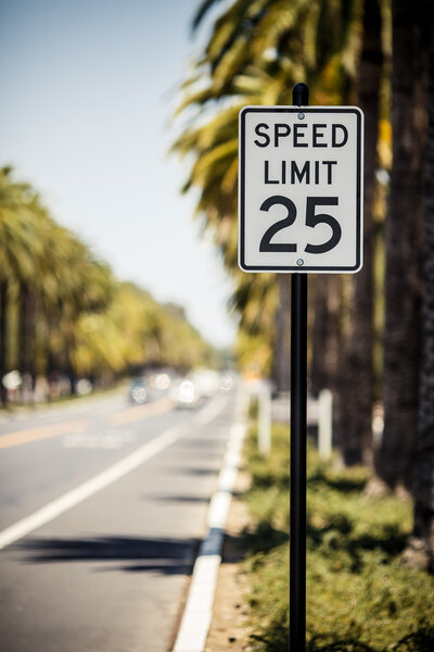 Speed Limit 25 sign