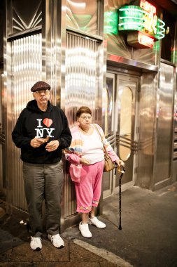 new York'ta yaşlı çift