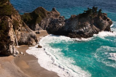 Julia Pfeiffer eyalet parkını yaktı