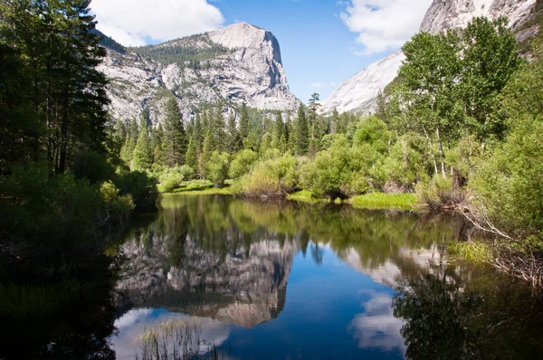 Lago espejo — Foto de Stock