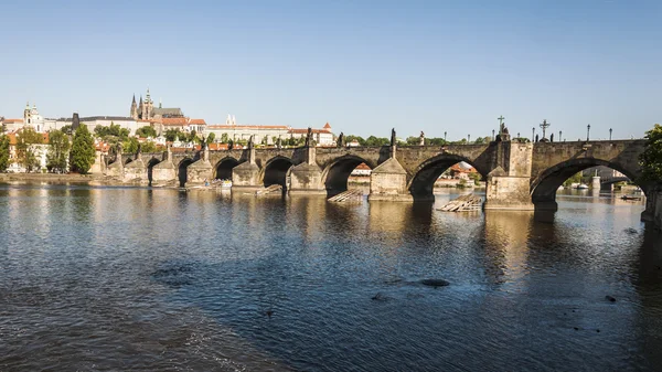 Karlsbrücke — Stockfoto