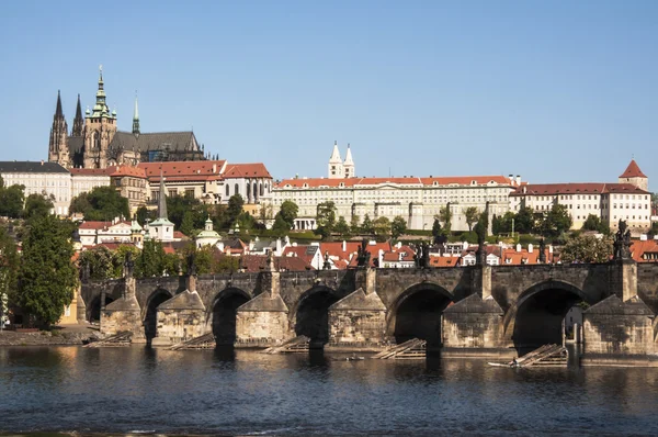 Karlsbrücke — Stockfoto