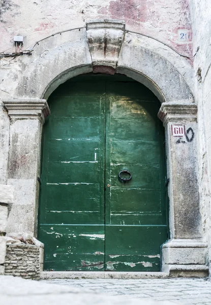 Italienische Tür — Stockfoto