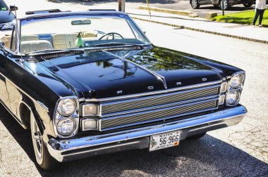 eski bir Amerikan arabası