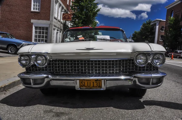 Старий американський автомобіль — стокове фото