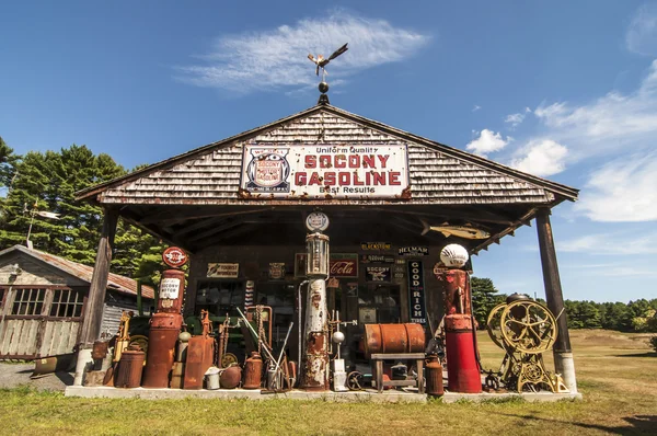 Old gas station — Stock Photo, Image