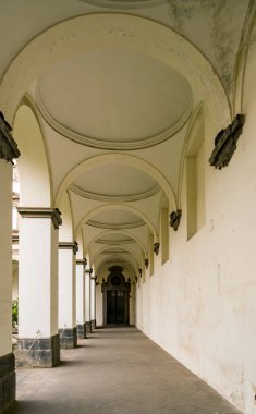 manastır ve Napoli Gerolamini kompleksi Manastırı, İtalya
