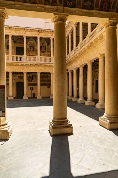 Padova University, Het binnenhof van het Bo Palace — Stockfoto