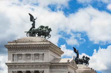 Altare della Patria Altar, birleşik İtalya 'nın ilk kralı Victor Emmanuel' in anısına Roma 'da inşa edilmiş bir anıttır..